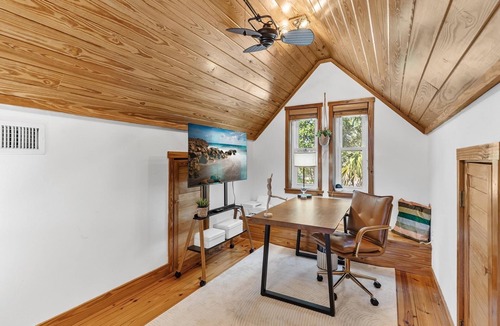 Mount Dora House | Langoon Lodge 4-BR 3-BA, 8 beds. Walk to DT&Lake