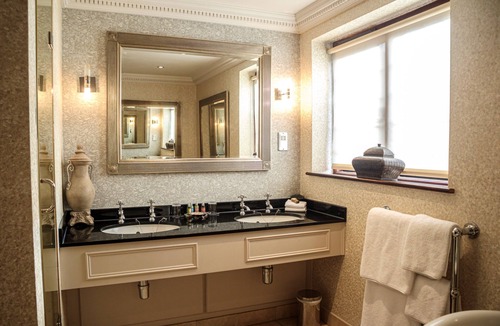 Horley Hotel | Langshott Manor