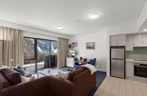 Thredbo Apartment | Lantern 02 Patio