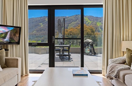 Thredbo Apartment | Lantern 15 Terrace with mountain views