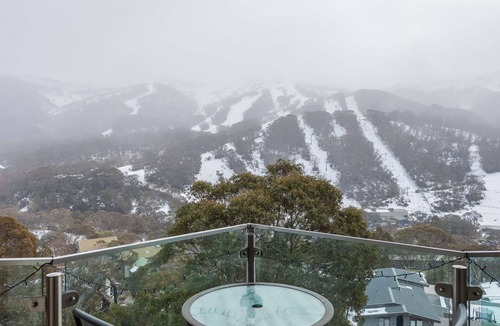 Thredbo Apartment | Lantern 20 Deluxe a beautifully designed Ski Cabin