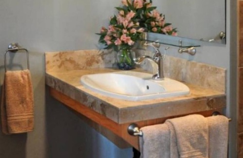 Saginaw Bed & Breakfast | Lanzarotta Bed and Breakfast