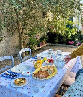 Montfavet Apartment | LaPetite Maison Abigail, Peaceful home in Avignon