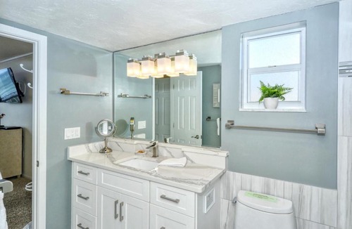 Longboat Key Apartment | LaPlaya 204D Beach-lovers paradise 200 feet of private beach along the turquoise Gulf of Mexico