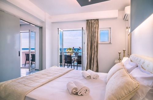 Malia House | Laplaya Beach