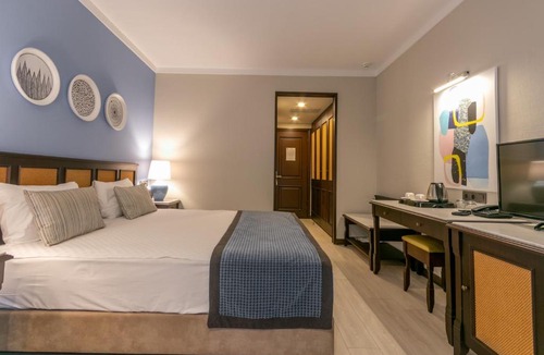 Guzeloba Mahallesi Hotel | Lara Park Hotel