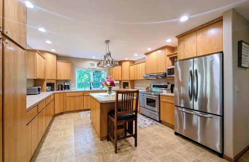 Yamhill County House | LARC Ranch ~ Serene Vineyard Escape