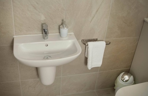 Flimwell Apartment | Larch - Flimwell Park Lodges