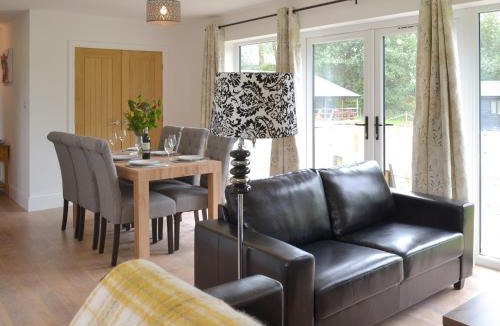 Binsted House | Larch Lodge