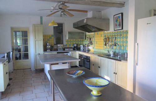 Cendrieux House | Large, quiet family home with swimming pool (Household linen and towels included)