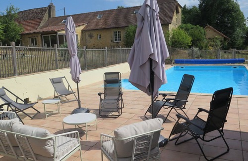 Cendrieux House | Large, quiet family home with swimming pool (Household linen and towels included)