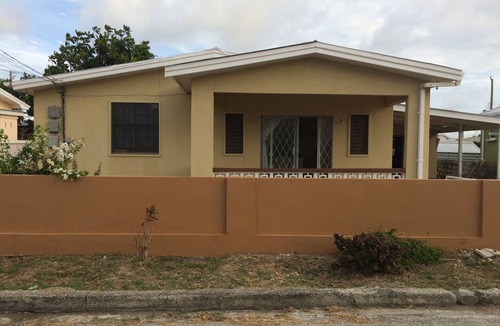 Inch Marlowe Apartment | Large 1-Bedroom Budget Apt in the Perfect Location