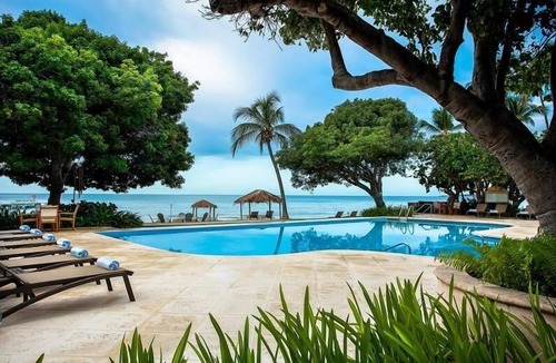 Carenero Apartment | Large 1BR Unit with Kitchenette & Balcony w/Caribbean Sea Views! Pools & Spa!