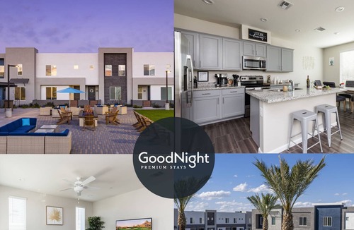 Gilbert House | LARGE 2,225 SQFT GILBERT TOWNHOME + BONUS OFFICE