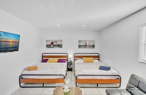 Royal Poinciana House | Large 2 Bed Studio Close to Beach & Hard Rock HA03