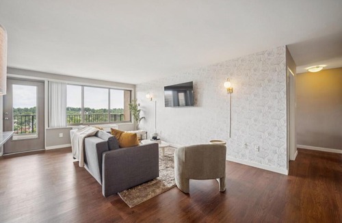 Crystal City Apartment | Large 2 Bedroom-2 bath Suite with Balcony