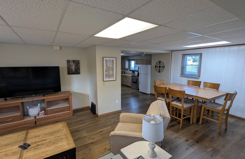 West Baraboo House | Large 2-bedroom lower unit with fast WI-FI & in unit washer/dryer