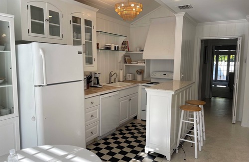 Delray Beach House | Large 2bdr+office+den in IDEAL LOCATION! Short walk to beach AND Atlantic Ave