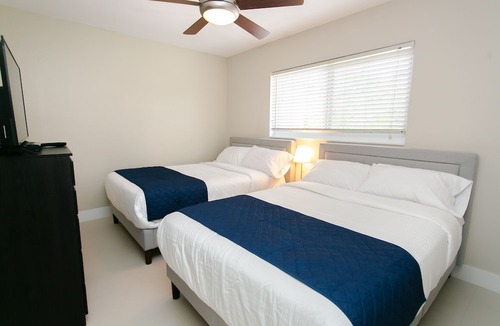 South Lake House | Large 4BR, Best Location in Hollywood Lakes, Heated Pool, Minutes From The Beach