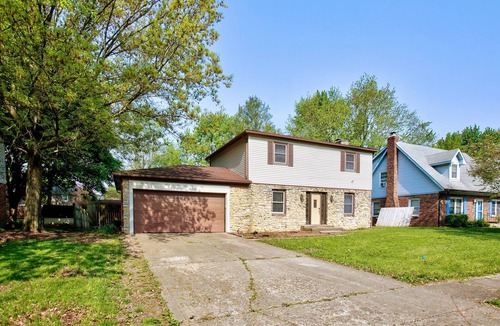 Wayne House | Large 4BR house w/a Downstairs Bedroom! Fenced Yard+Dog friendly+WFH