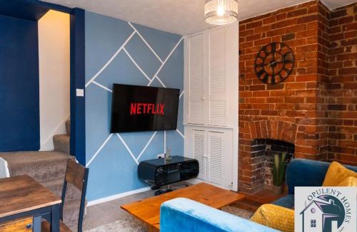 Reading House | Large 4BR Reading Townhouse Near Town Centre - Contractor Stay & Free Parking