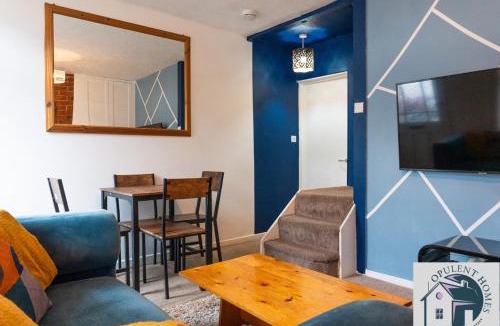 Reading House | Large 4BR Reading Townhouse Near Town Centre - Contractor Stay & Free Parking