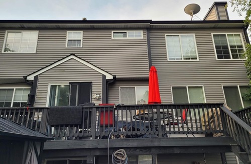 Russell House | Large 6 bedroom 3.5 baths home. 2 bedroom 1 bath available for rent Nice scenery