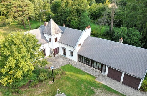 Morigny-Champigny House | Large 7-bedroom house 1 hour from Paris, with pond and near RER C station