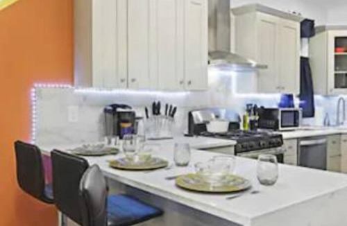 Constable Hook Apartment | Large 7br 3bath Sleeps 20~3 Living rooms+Deck