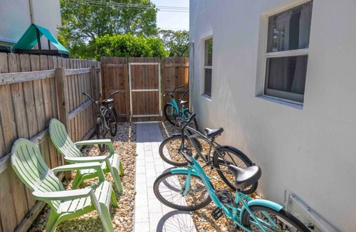 Delray Beach House | Large 8 Beds/4 Bath Heated Pool House Delray Beach