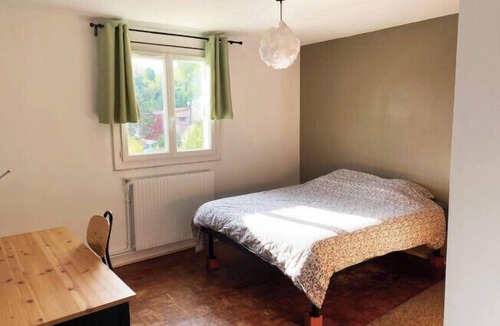 Noisy-le-Sec Apartment | Large accomodation near Paris next to Metro