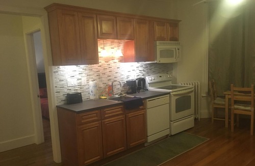 North Brookline Apartment | Large And Charming 2 Bedrooms Apartment , 2 minutes walk to the Coolidge Corner.