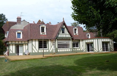Cabourg House | LARGE AND COMFORTABLE RENOVATED VILLA AND ITS CLOSED GARDEN 200 M FROM THE BEACH