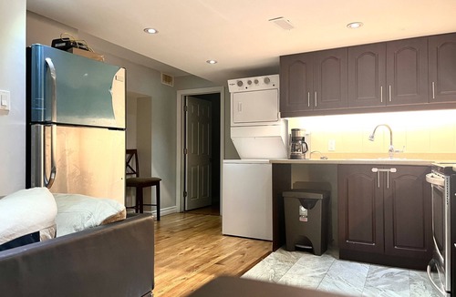 Mount Pleasant Apartment | Large and cozy 2 bedroom bast apt