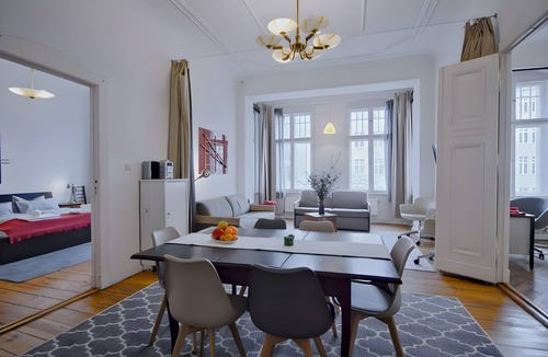 Charlottenburg Apartment | Large and Luxuriously Furnished Apartment w/2 Bedrooms + 1 Living/Dining Room