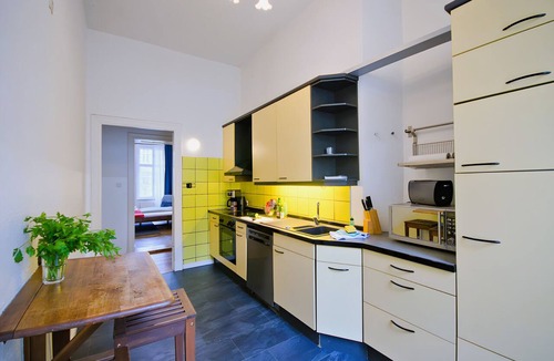 Charlottenburg Apartment | Large and Luxuriously Furnished Apartment w/2 Bedrooms + 1 Living/Dining Room