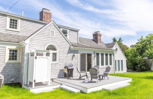 West Falmouth House | Large and Luxury Family Retreat, Private Beach