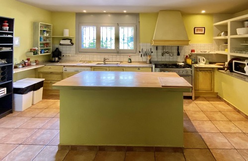 Pau Villa | Large and quiet charming property in the heart of olive trees- 7 mn of the beach