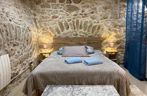 Quartier de Rochechouart Apartment | Large and unique souplex 60sqm, well located
