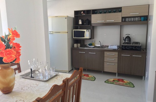 Ingleses Norte Apartment | Large apartment in English, near the beach. 2 suites with air. 2 vacancies.