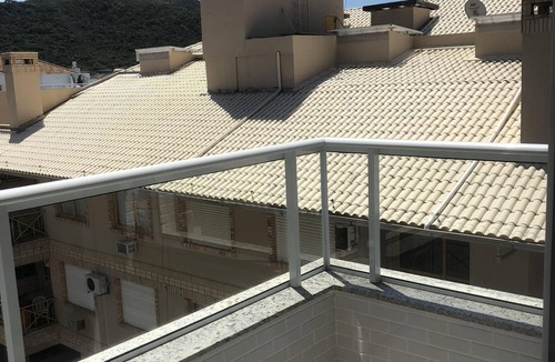Ingleses Norte Apartment | Large apartment in English, near the beach. 2 suites with air. 2 vacancies.
