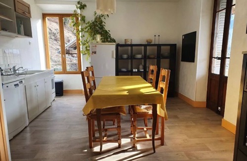 Le Chatelard Apartment | Large apartment in the heart of the Bauges