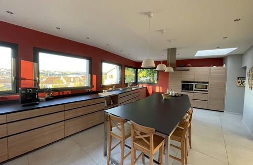 Notre-Dame-de-Sanilhac Villa | Large architect-designed house