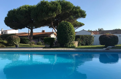 Saint-Denis-d'Oleron House | Large atypical house in the town center near the market, 5 minutes of beach