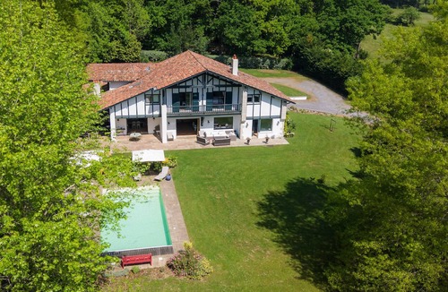 Arcangues House | Large Basque villa with swimming pool near Biarritz