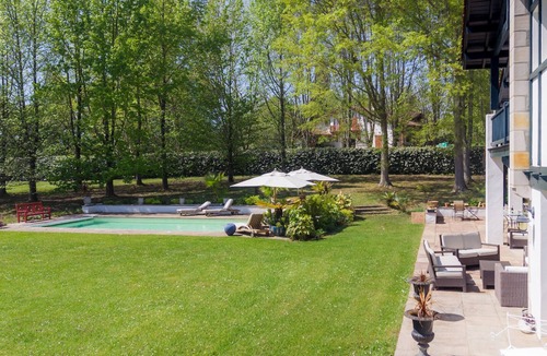 Arcangues House | Large Basque villa with swimming pool near Biarritz