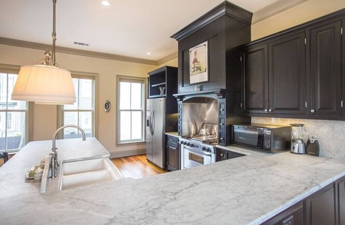 Historic Downtown Savannah House | Large, Beautiful Home Near Forsyth Park w/Parking by Lucky Savannah