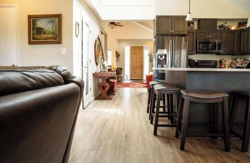 Black Butte Ranch House | Large Black Butte Meadow Home With Mountain Views