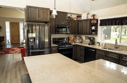 Black Butte Ranch House | Large Black Butte Meadow Home With Mountain Views