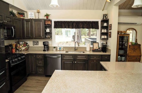 Black Butte Ranch House | Large Black Butte Meadow Home With Mountain Views